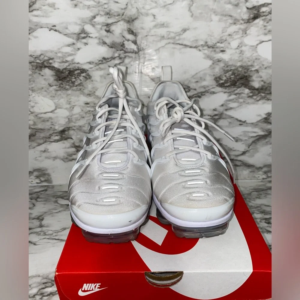 Nike Vapermax Plus Triple White Size 11 - Picture 3 of 6